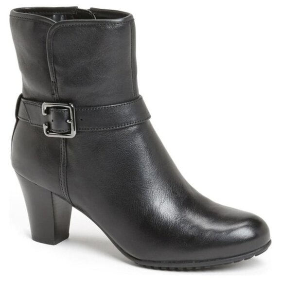 Clarks Study Grade Women's Bootie - Picture 1 of 8